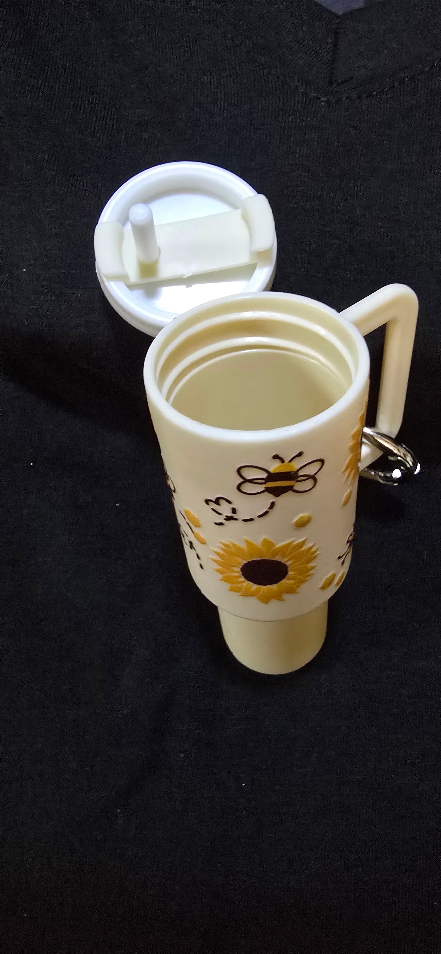 Cream sunflower/bee tumbler keychain